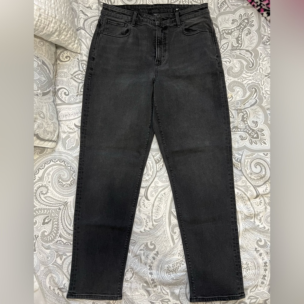 American Eagle mom jeans